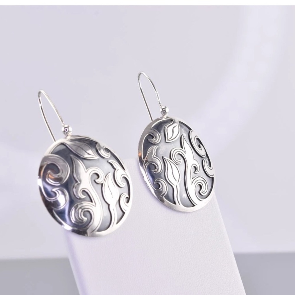 Elegant Silver Swirl Earrings